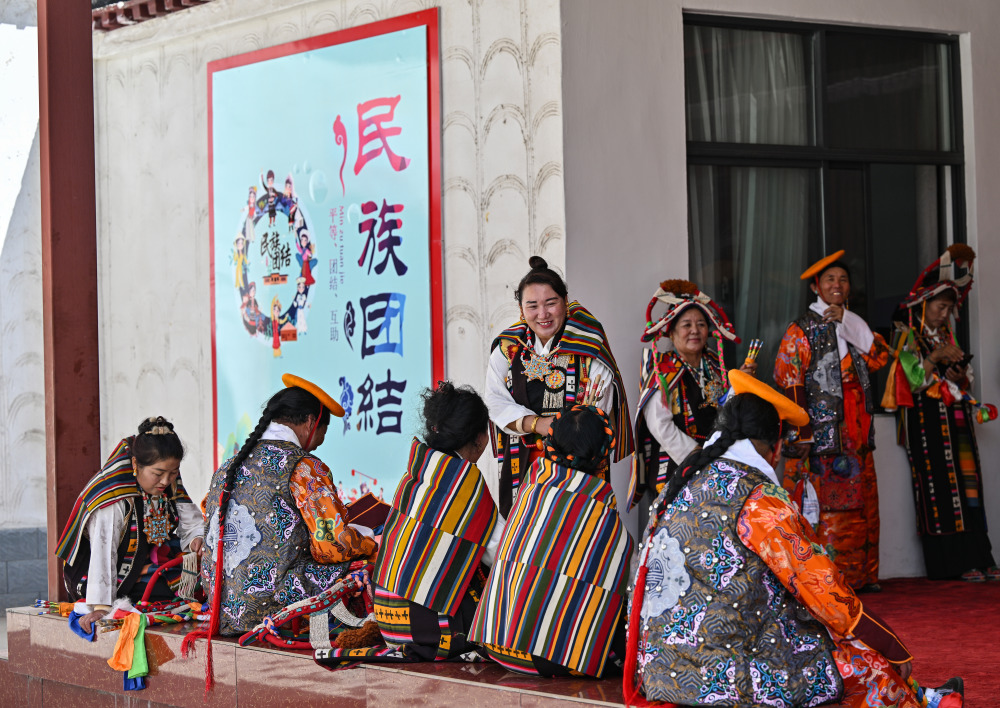新澳六叔公三中三259