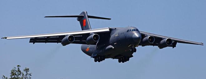 C17運(yùn)輸機(jī)與運(yùn)-20，空中巨人的對(duì)比與探討，C17運(yùn)輸機(jī)與運(yùn)-20空中巨人，對(duì)比與探討