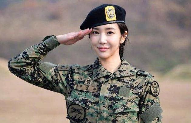 關(guān)于女兵征兵條件，探索未來(lái)的挑戰(zhàn)與機(jī)遇——以2024年為例，女兵征兵條件，探索未來(lái)挑戰(zhàn)與機(jī)遇——聚焦2024年展望