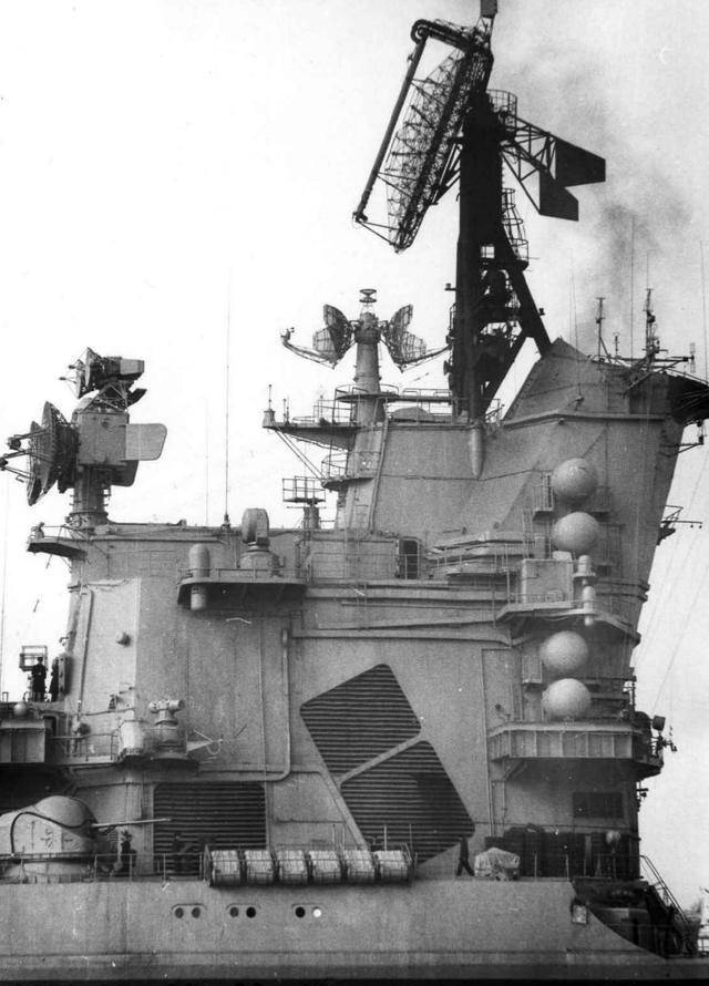 蘇聯(lián)65型巡洋艦，歷史與特點(diǎn)解析，蘇聯(lián)65型巡洋艦，歷史背景與特點(diǎn)深度解析