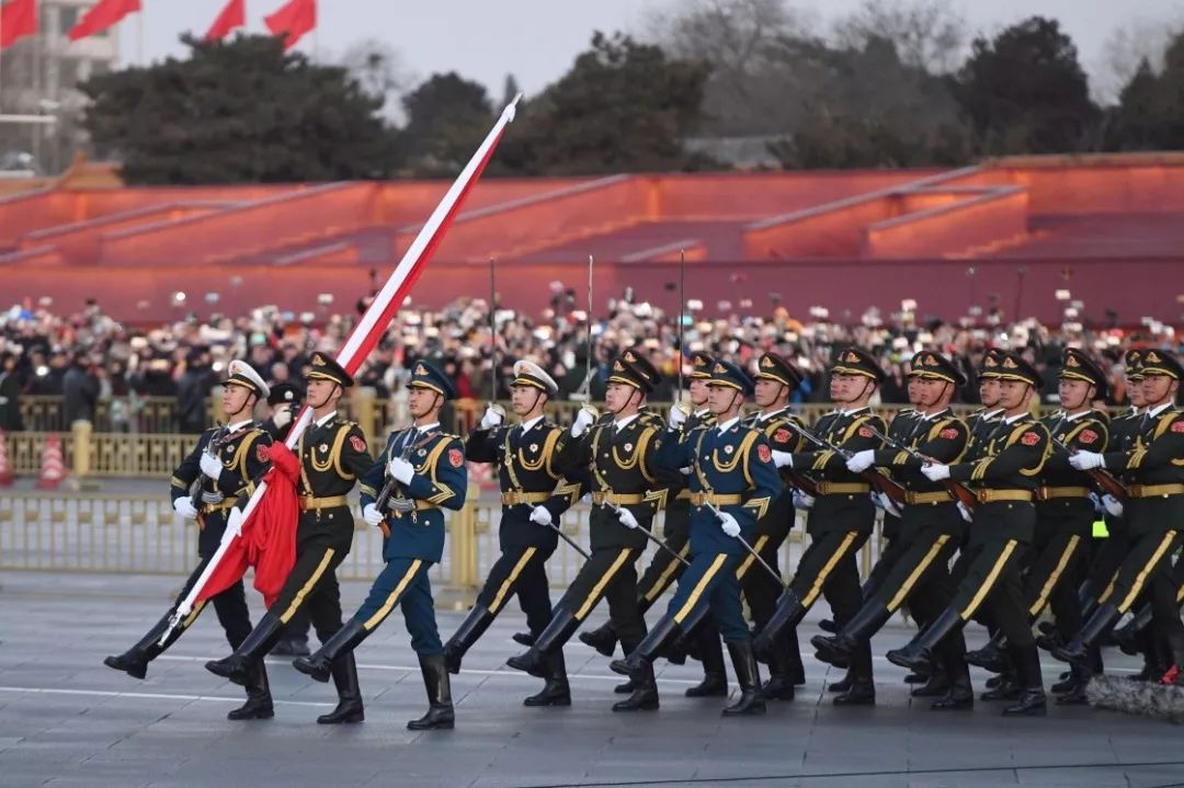 三軍儀仗隊(duì)圖片，展現(xiàn)榮耀與力量的壯麗畫卷，三軍儀仗隊(duì)壯麗圖片展示，榮耀與力量的完美融合