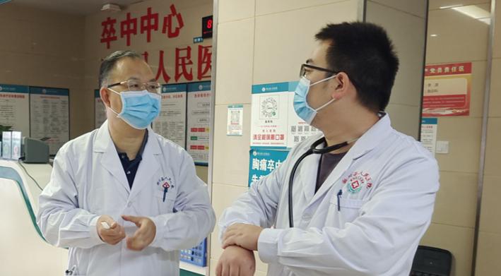 月經(jīng)不走一直流血是怎么回事？解讀異常陰道出血的背后原因，解讀異常陰道出血的背后原因，月經(jīng)不走一直流血怎么辦？