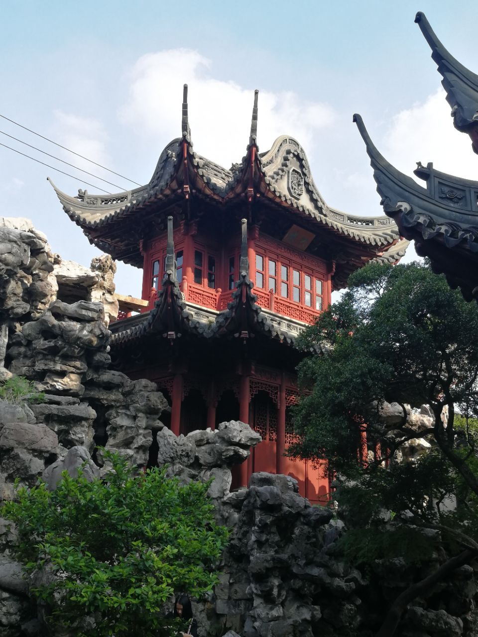 上海豫園值得一游嗎？深度解讀這個(gè)歷史悠久的園林景區(qū)，上海豫園，歷史悠久的園林景區(qū)深度解讀，值得一游嗎？