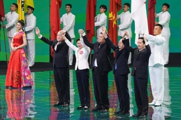 澳門正版免費大全，探索未來的機遇與挑戰(zhàn)（2025版），澳門正版免費大全，未來機遇與挑戰(zhàn)的探索（2025版展望）