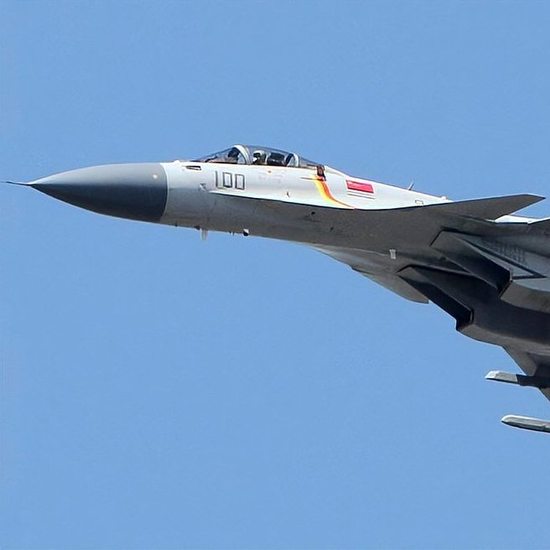 殲十五戰(zhàn)斗機(jī)，中國空中力量的璀璨明珠，殲十五戰(zhàn)斗機(jī)，中國空中力量的驕傲明珠